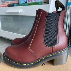 DR. MARTENS CADENCE BOOTS